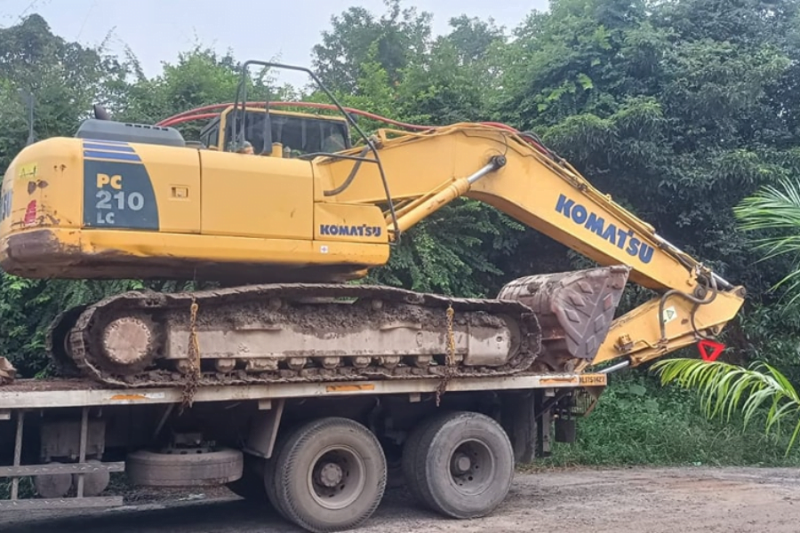 KOMATSU PC 210LC